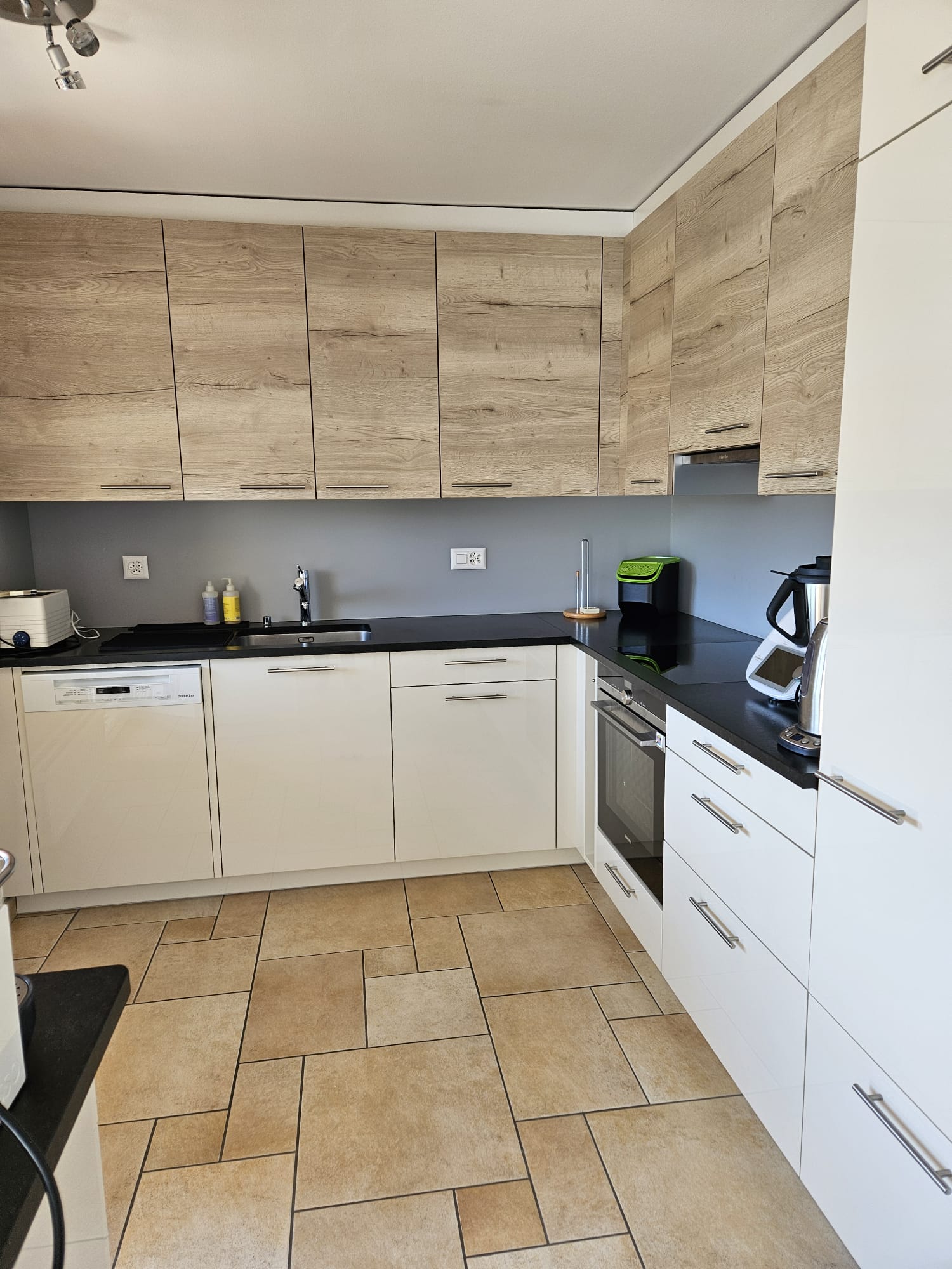 Bel appartement de 4 pièces au dernier étage – calme, lumineux, vue dégagée