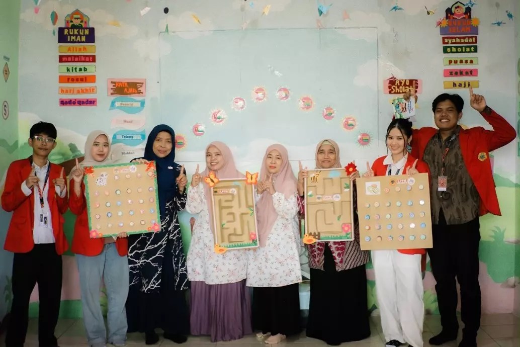 Pelatihan Pemanfaatan Barang Bekas Menjadi APE Coding Tingkatkan Kreativitas Guru PAUD di Desa Sidokumpul