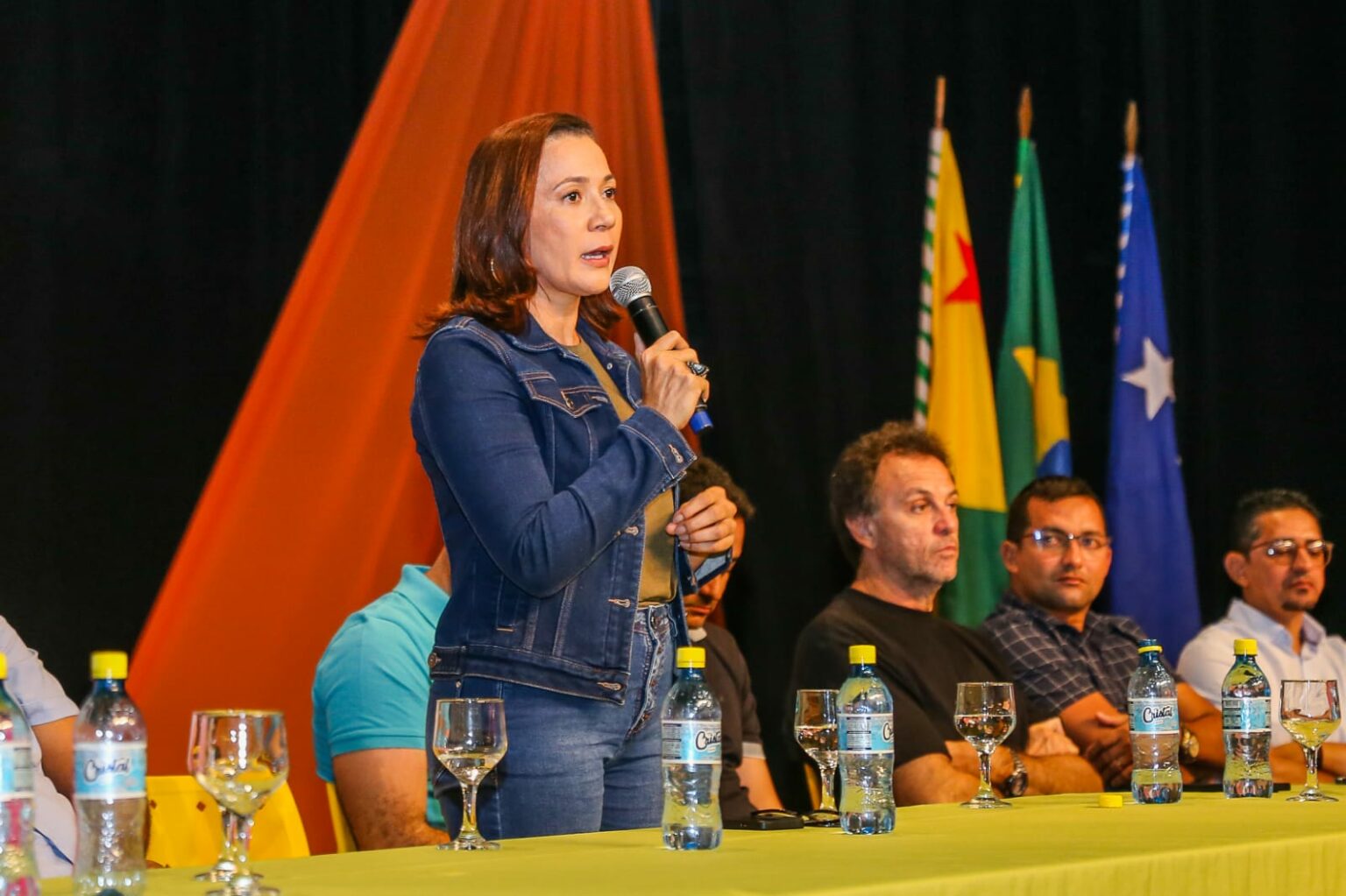 Solenidade de abertura do Censo Escolar estadual no Teatro dos Náuas, em Cruzeiro do Sul. Foto: Marcos Santos/Secom