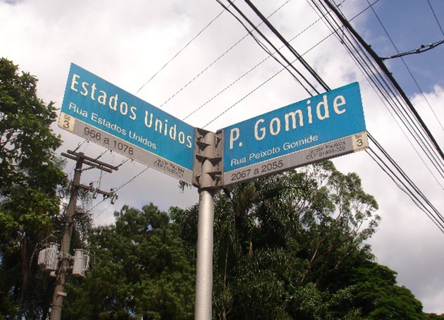 Placas de identificação da Rua Estados Unidos e Peixoto Gomide - Bairro Jardim Paulista - São Paulo/SP (Jan-2010 – Foto:Dindola-2)