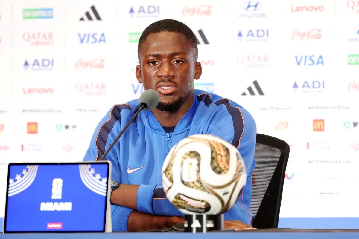 Konaté, jogador da França em entrevista coletiva Foto: Leonardo Fernandez - FIFA/FIFA via Getty Image