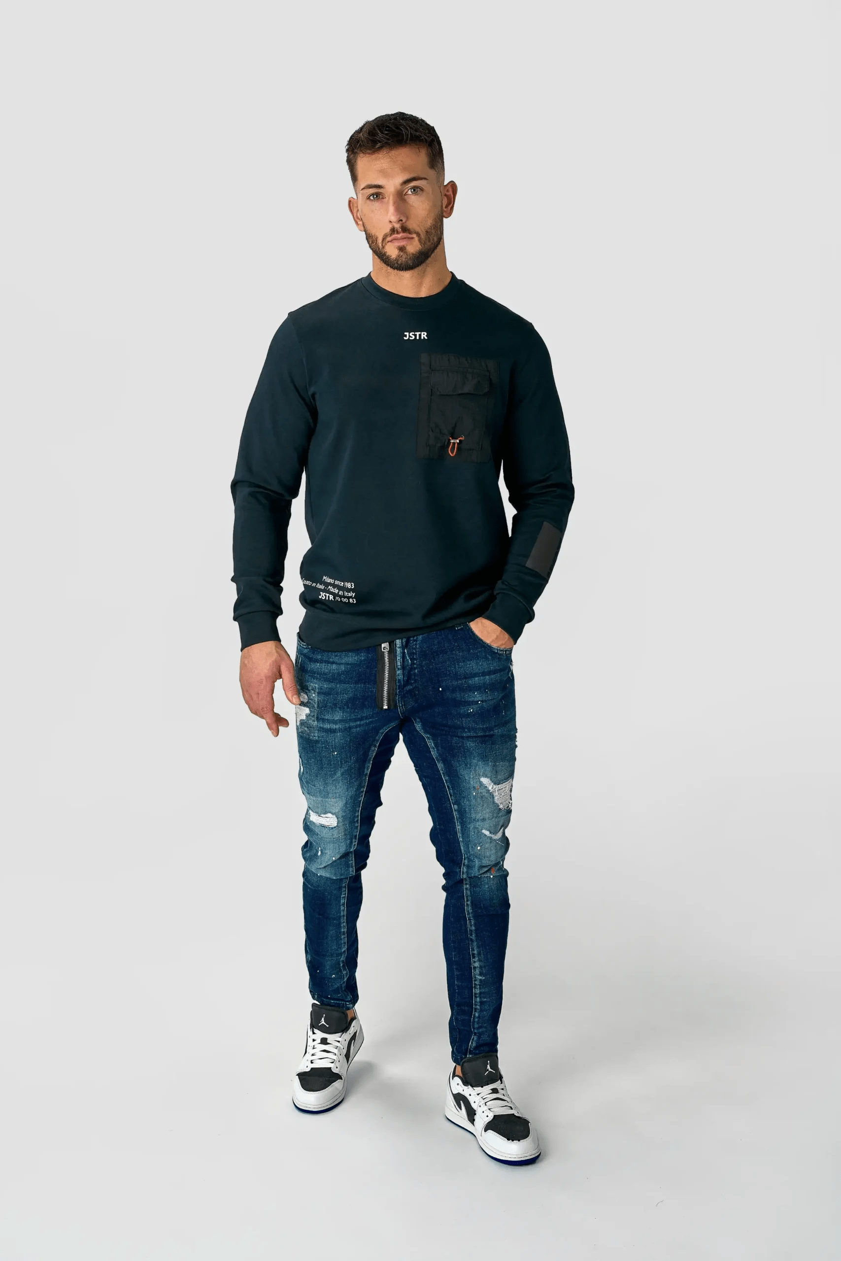 PULOVER Z ŽEPOM IZ MATERIALA INTERLOCK