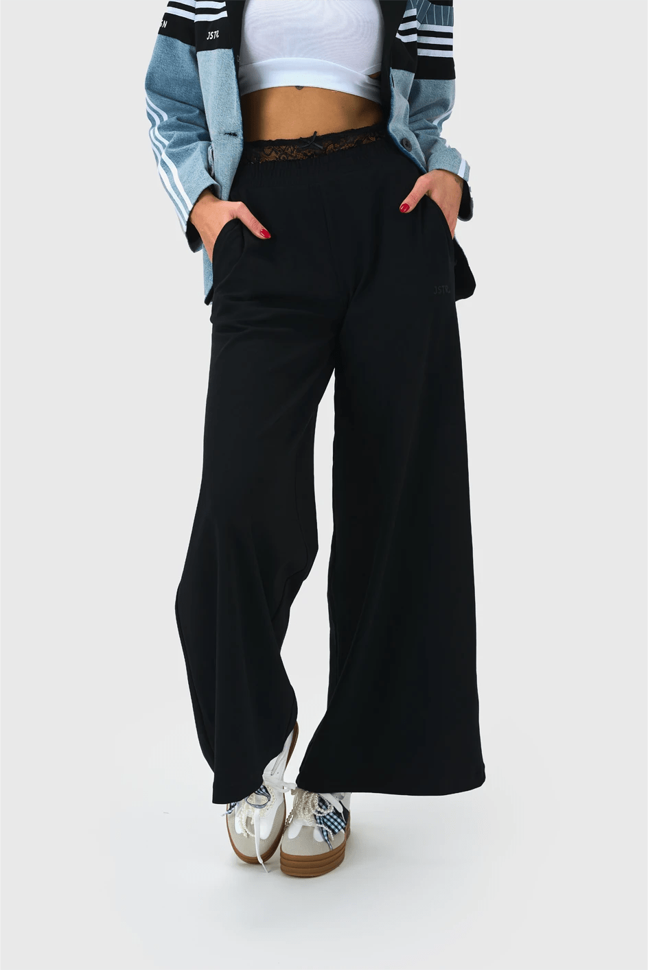 IKONIČNE HLAČE Z ČIPKO