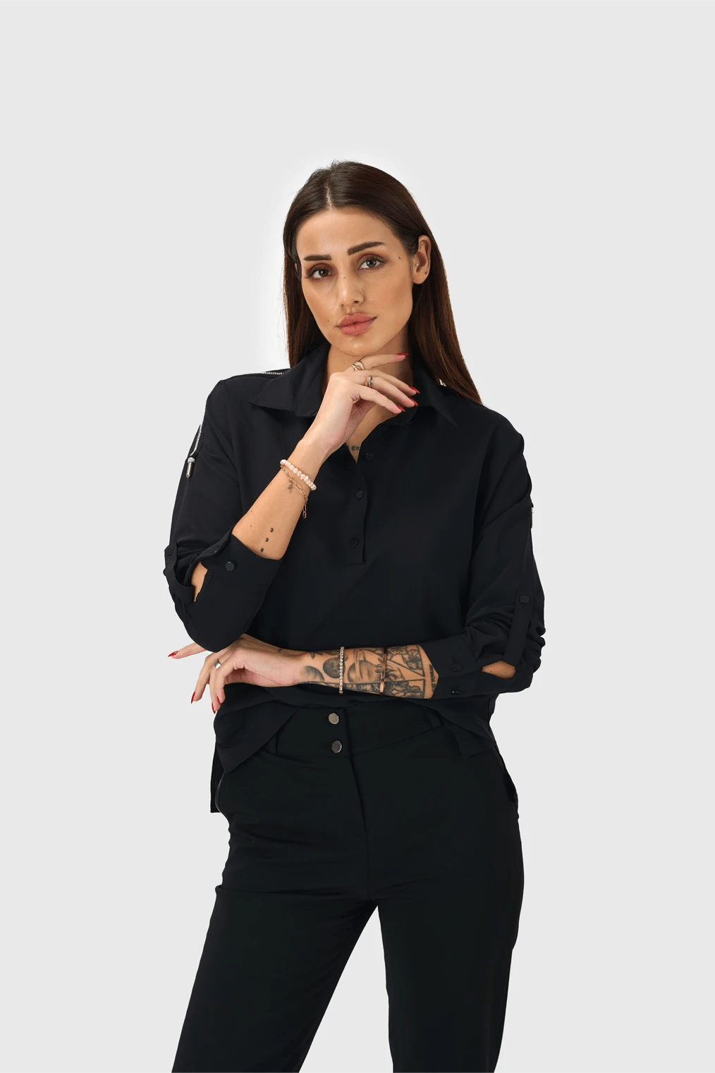 BLUZA JUST-R Z DETAJLI KAMENČKOV SERIJE PV
