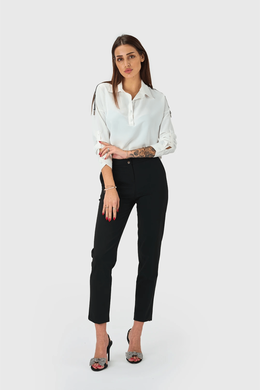 BLUZA JUST-R Z DETAJLI KAMENČKOV SERIJE PV
