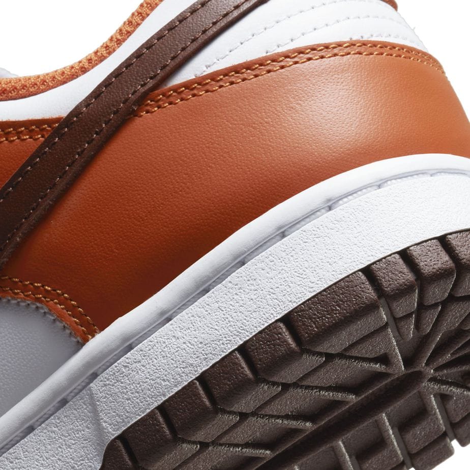 dunk low caramel