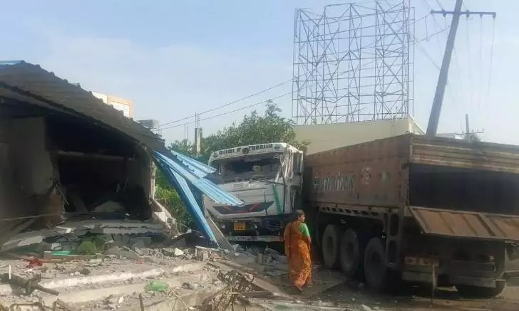 LORRY-HOUSE
