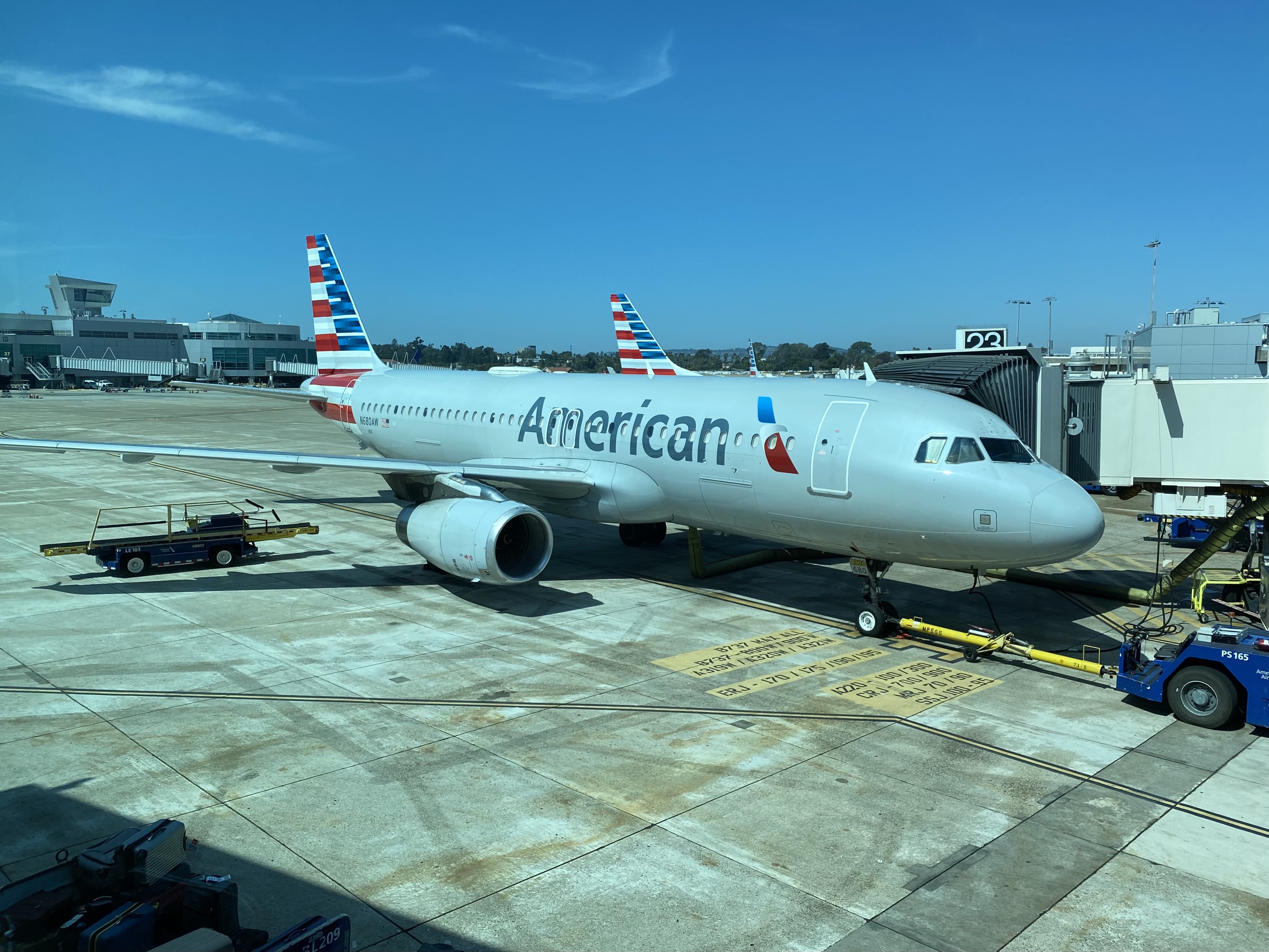 AMERICAN AIRLINES AIRBUS エアバス A320 Trip Report: American Airlines (A320) Main Cabin Extra SAN-PHX