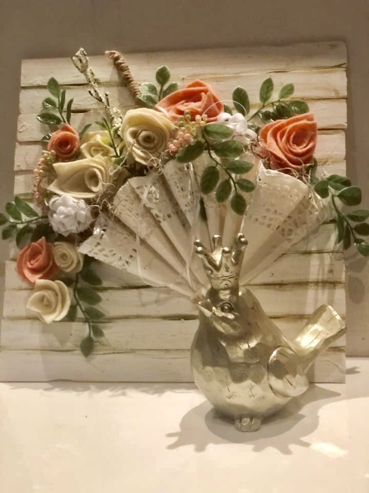 How to make a perfect rose out of book pages, coffee filter or burlap. How to dye coffee filters easy. Easy rose DIY. Doilies umbrela diy
