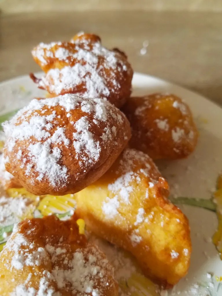 Soft, fluffy, and bursting with citrus flavor, these Lemon Ricotta Mini Donuts are the perfect sweet treat. Easy to make and irresistibly delicious! 🍋🍩