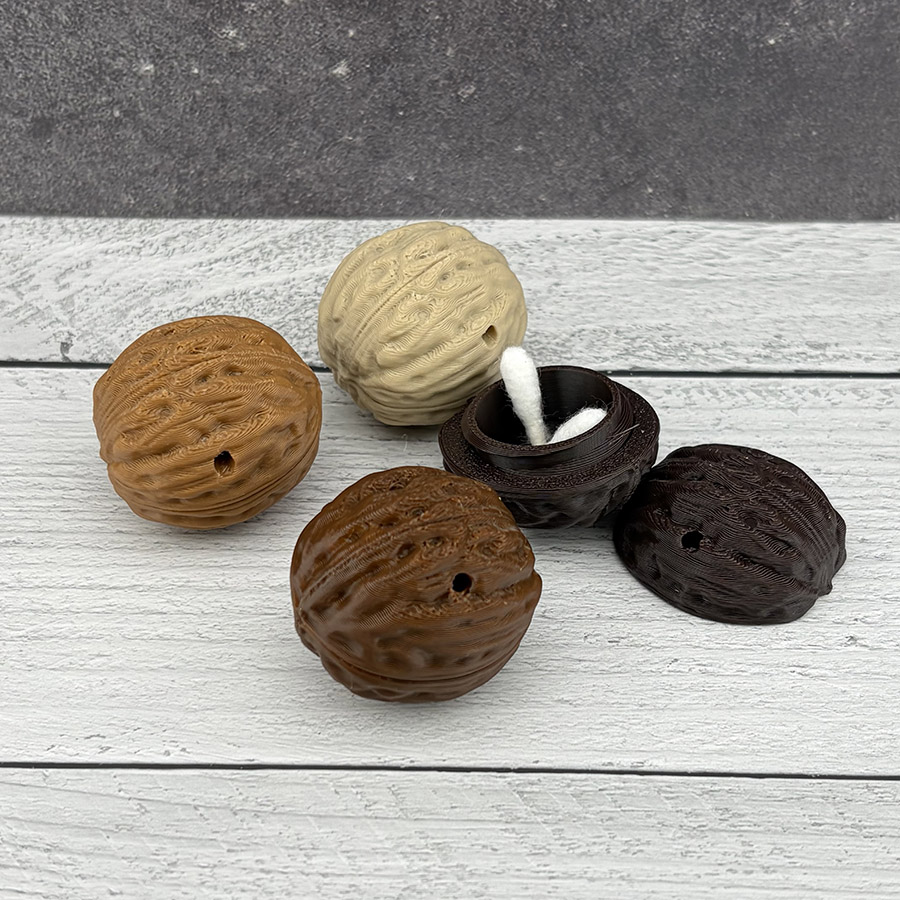 Walnuts in 4 colors