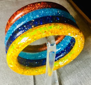 Set of 4 colourful glitter bangles