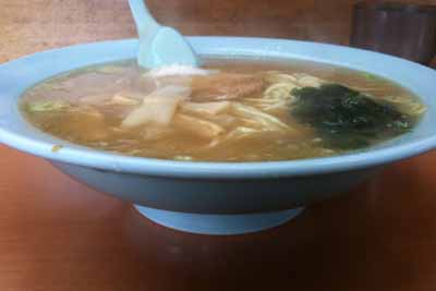 ドンブリを横から見た図