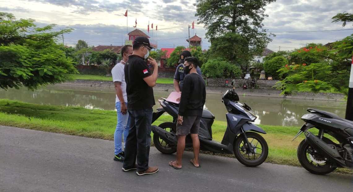 Operasi Prokes Di Desa Pemogan, Terjaring 8 Pelanggar