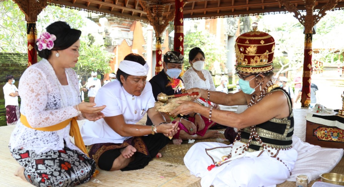 Serangkaian Pelantikan Bupati dan Wakil Bupati Badung Periode Kedua, Pasangan Giri Prasta dan Suiasa Ikuti Upacara Mejaya-Jaya