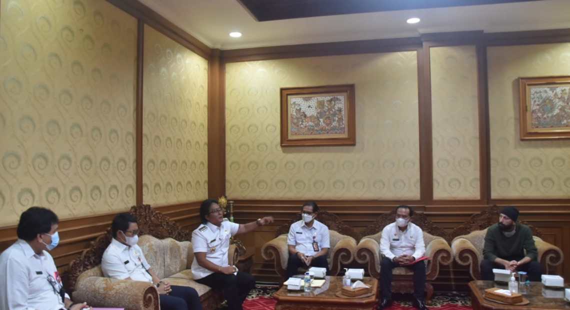 Bupati Giri Prasta Terima Audensi Forum Ikatan Pengusaha Bar, Restaurant dan Nightclub