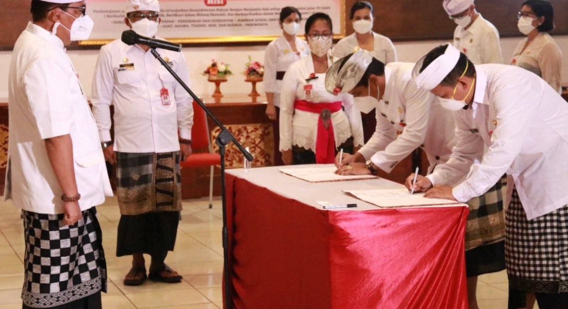 Bupati Sanjaya Lantik 51 Pejabat Pimpinan Tinggi Pratama dan Administrator