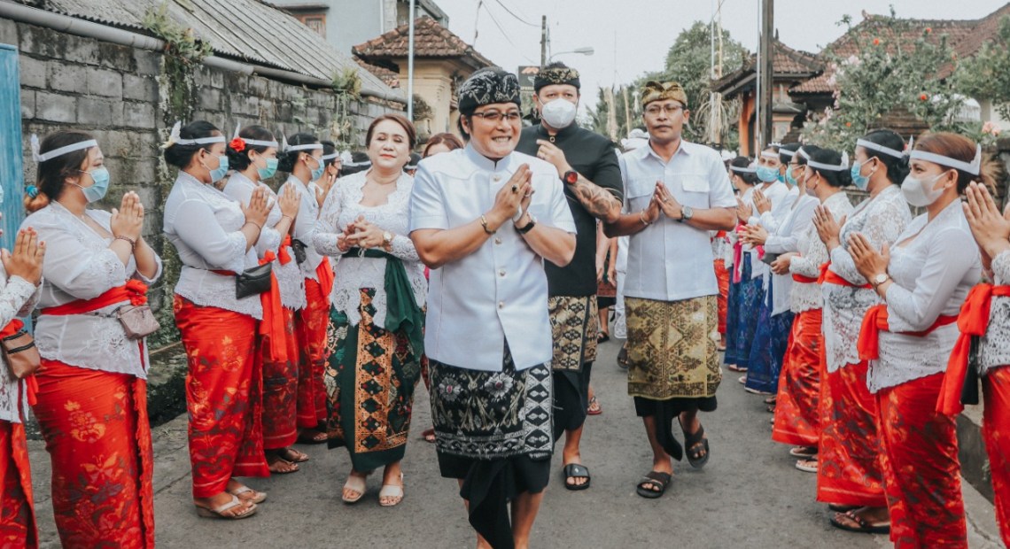Hadiri Karya di Br. Gulingan, Tegal Darmasaba Bupati Minta Tiga Pilar Utama Banjar Harus Dikuatkan-kabarbalihits