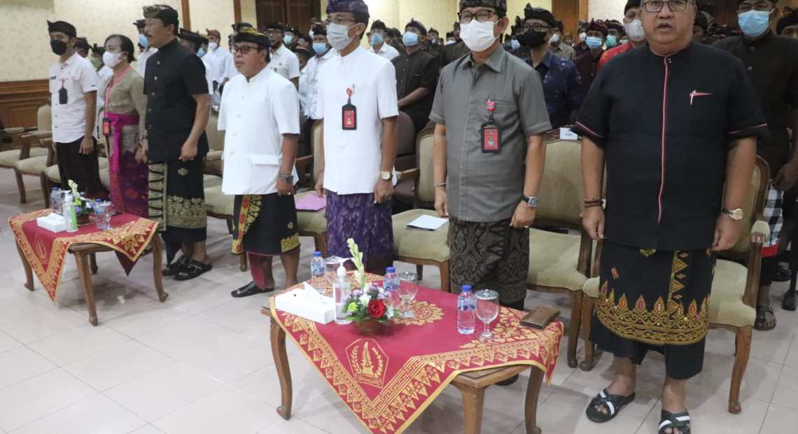 Sekda Adi Arnawa Membuka Rapat Pleno Pekaseh dan Kelihan Subak se-Badung Sekaligus Serahkan SK Pekaseh dan Dana Aci-kabarbalihits