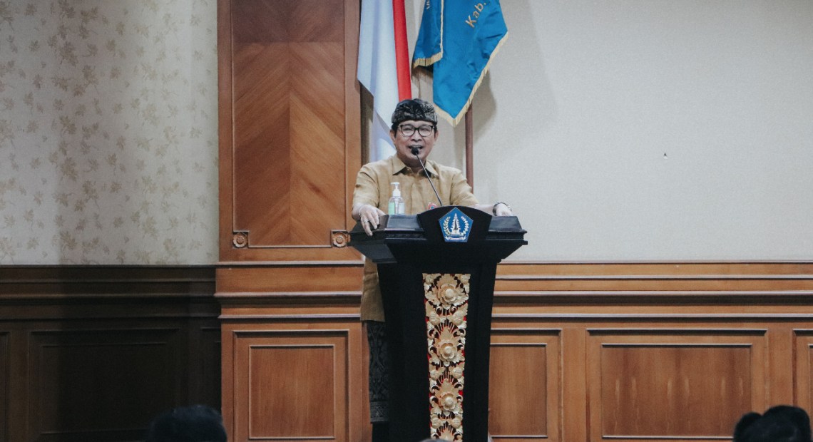 Sekda Adi Arnawa membuka seminar nasional DPD KNPI Bertemakan “Nation and Character Building”-kabarbalihits