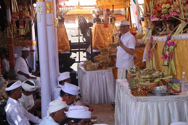Wabup Ketut Suiasa Hadiri Karya Ngenteg Linggih di Pura Hyang Tangkas Kori Agung-kabarbalihits