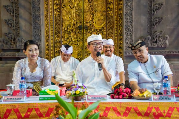 Wabup Suiasa Hadiri Karya Ngenteg Linggih di Banjar Adat Kung Desa Dalung-kabarbalihits