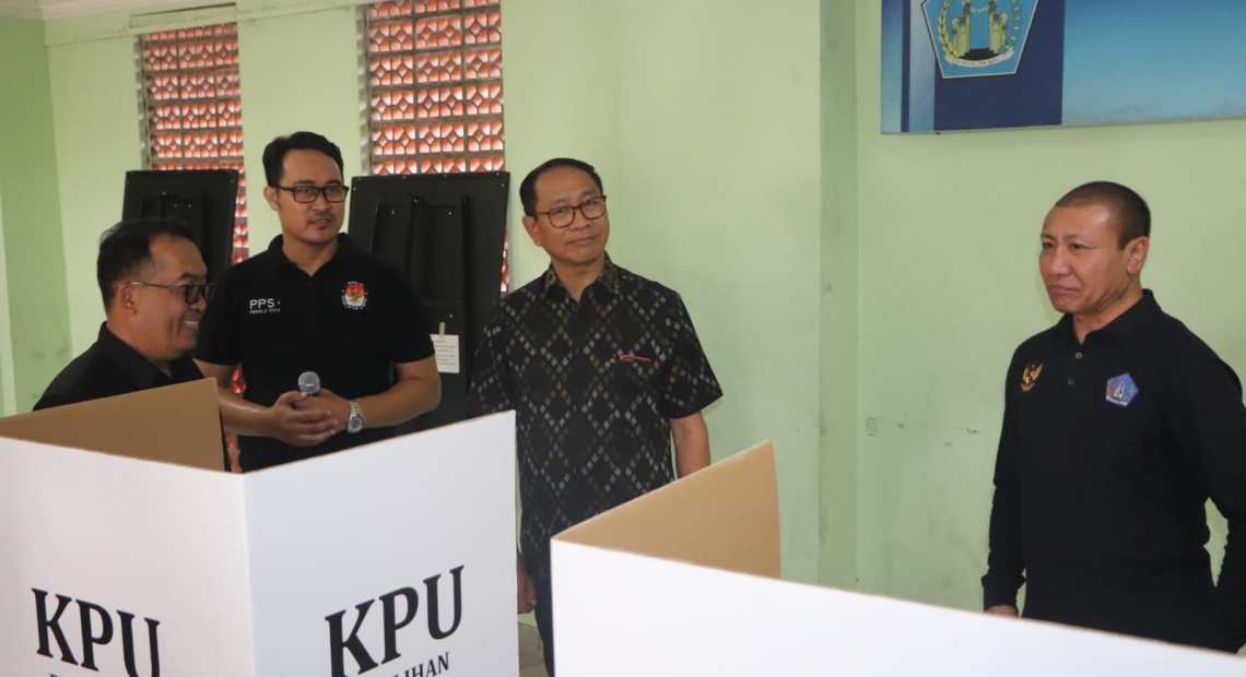Wabup. Suiasa Tinjau Kesiapan TPS di Badung, Harapkan Pilkada Badung Berjalan Luber, Jurdil dan Berakhlak-kabarbalihits