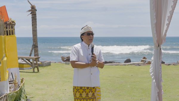 Bupati Giri Prasta Hadiri Upacara Pemahayu Jagat di Pantai Seseh-kabarbalihits