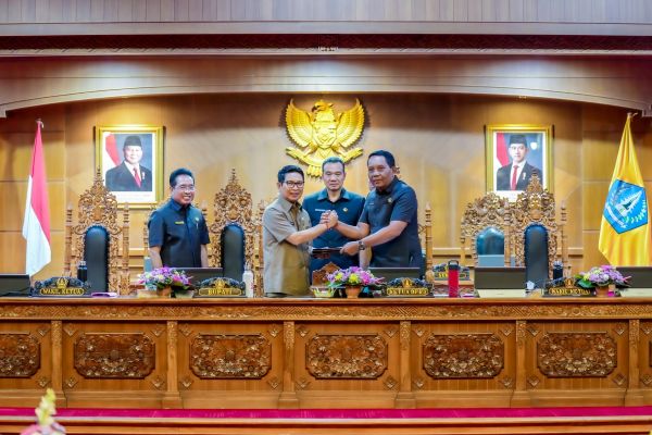 Rapat Paripurna Pandangan Umum Fraksi-Fraksi DPRD Badung-kabarbalihits