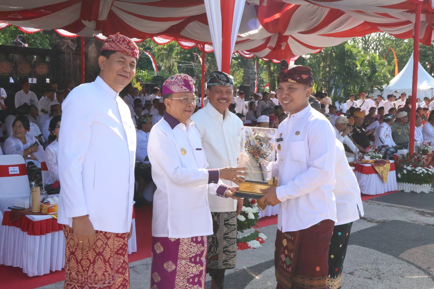 Keberhasilan ini sejalan dengan visi pembangunan Kabupaten Jembrana di bawah kepemimpinan Bupati I Made Kembang Hartawan dan Wakil Bupati I Gede Ngurah Patriana Kresna (Bang-Ipat)
