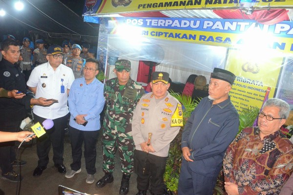 Pj Wako Monitoring Malam Natal Bersama Forkopimda Sumbar