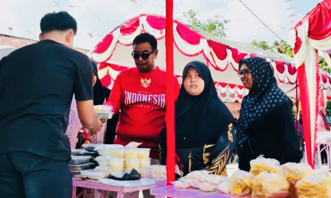 Apresiasi Pemuda Tani, Owner Ayunda Group Borong Produk Olahan Singkong di Pameran Pertanian