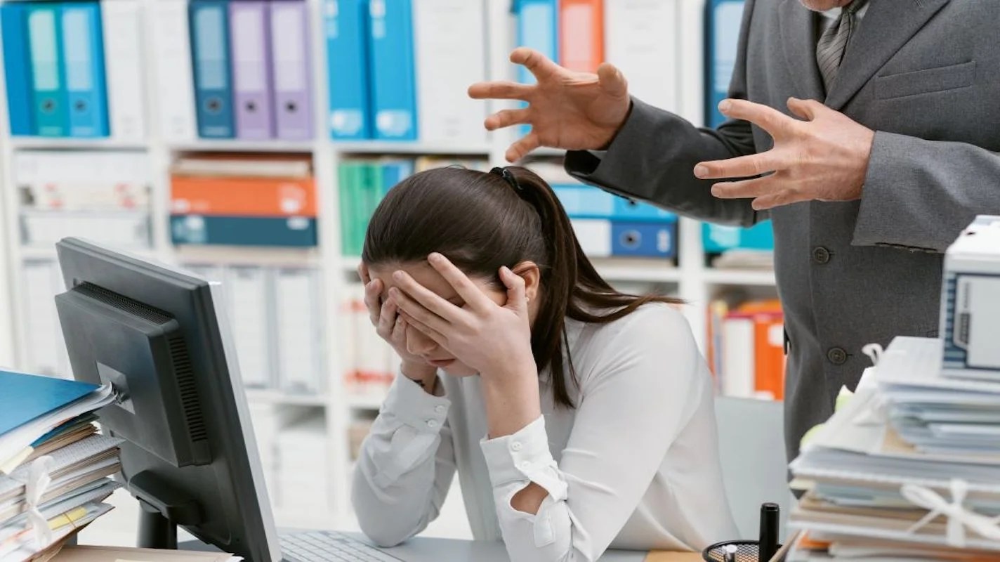 İş Hayatının Temel Sorunlarından Biri Olan Mobing Nedir? Harekete Karşı Yapılması Gerekenler?