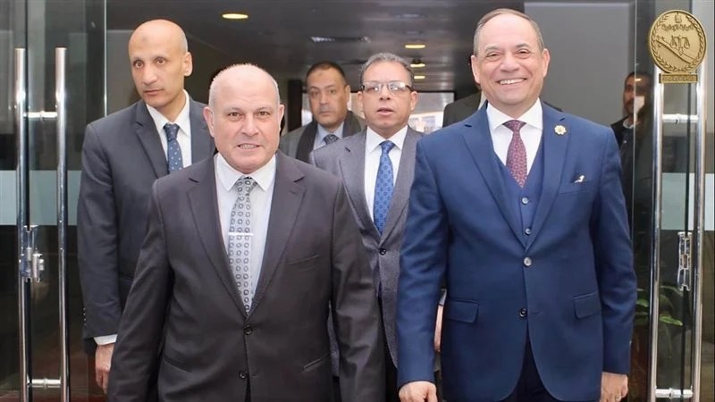 رئيس هيئة النيابة الادارية يتفقد إجراءات مسابقة التعيين في وظيفة معاون نيابة