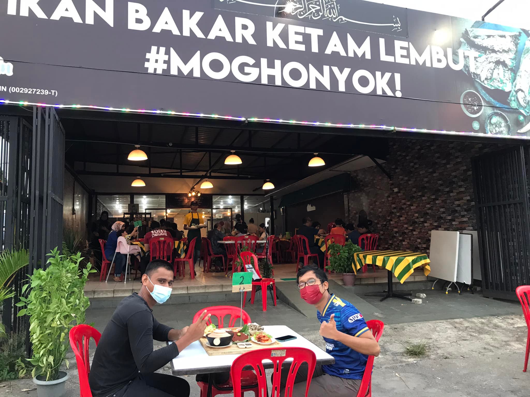 Kafe Kasbin Ikan Bakar Nilai hadapan