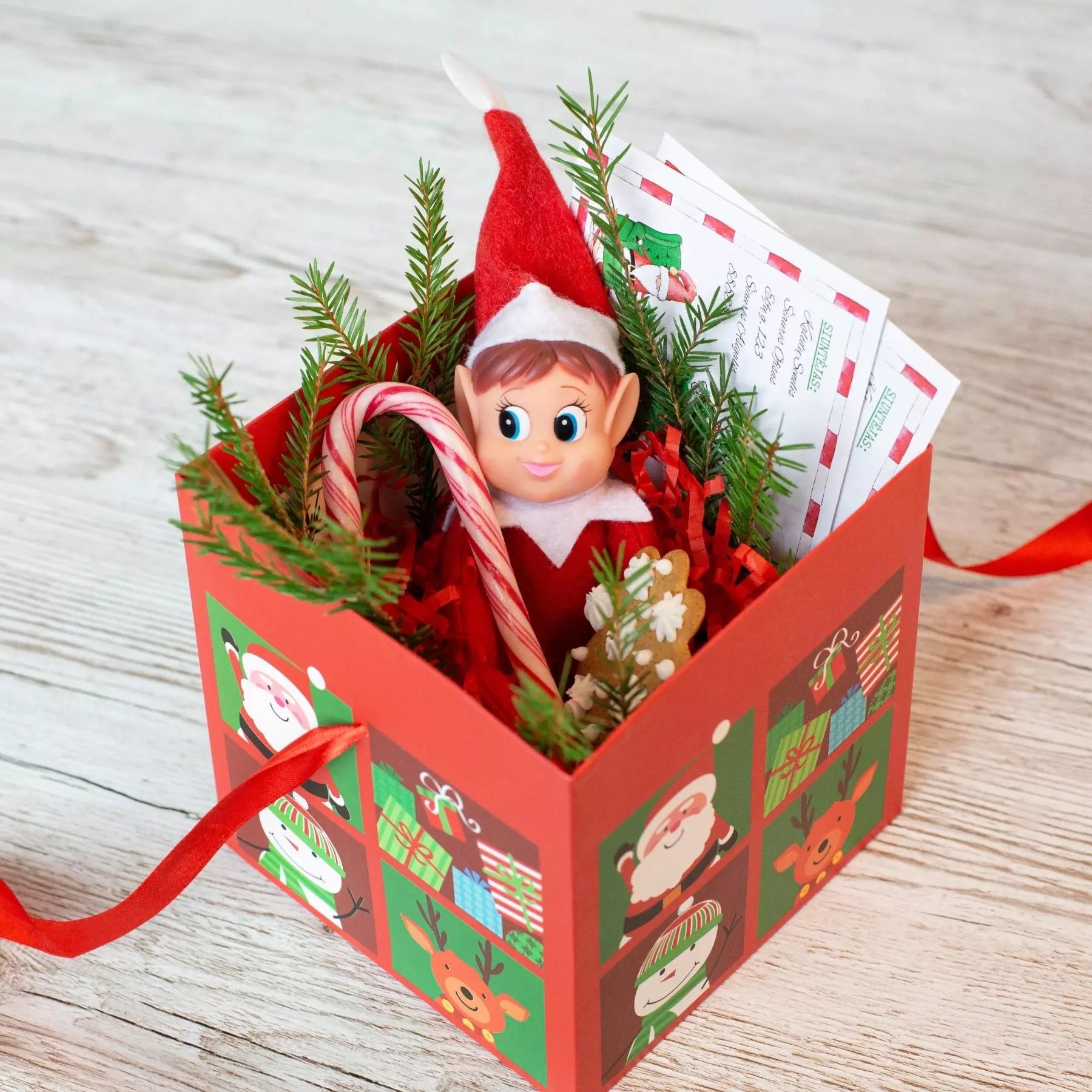 Elfas ant Lentynos (Elf on the Shelf)