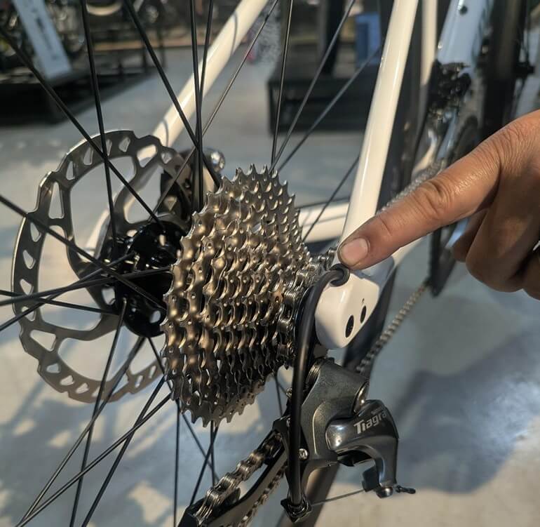 ホイールの脱着 -後輪編- クイックリリース | KAMIHAGI cycle