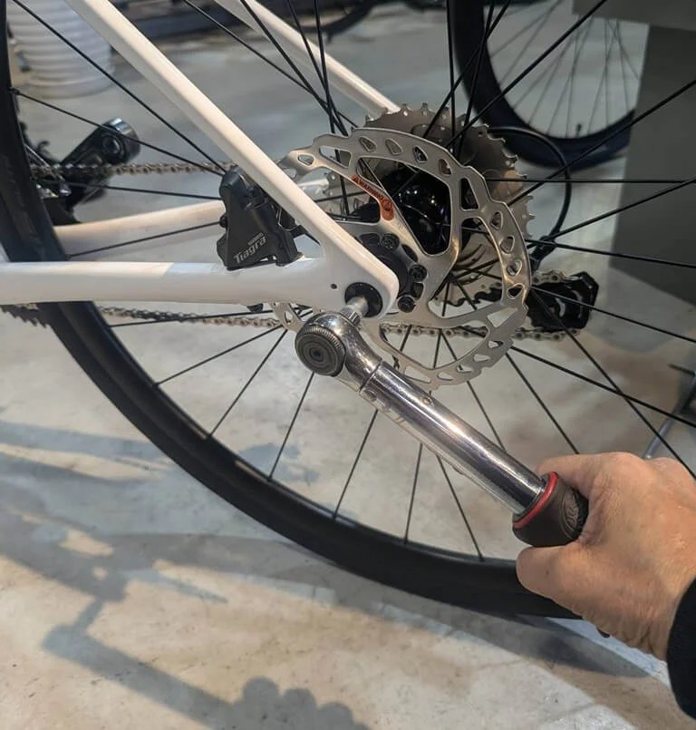 ホイールの脱着 -後輪編- クイックリリース | KAMIHAGI cycle