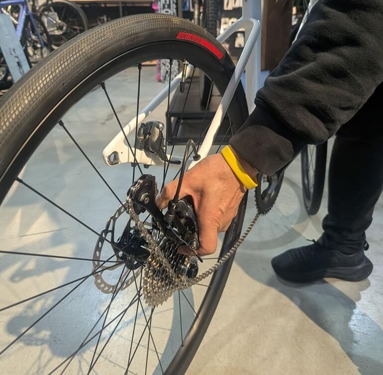 ホイールの脱着 -後輪編- クイックリリース | KAMIHAGI cycle