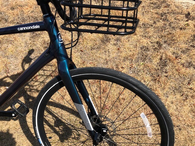 通勤通学・お買い物に最適】クロスバイクにおしゃれなカゴをスッキリ