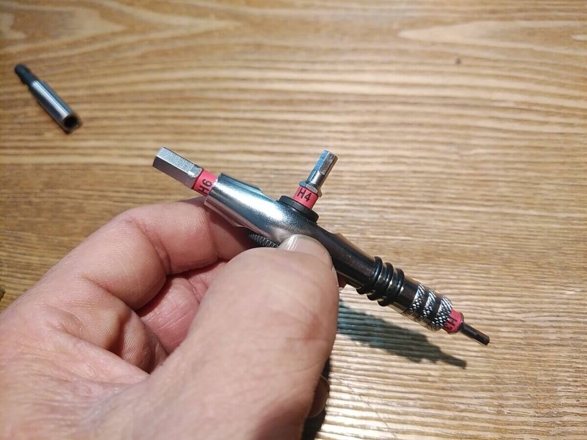 自転車携帯工具】1本で万能『PRO RATCHET MULTI-TOOL』 | KAMIHAGI cycle