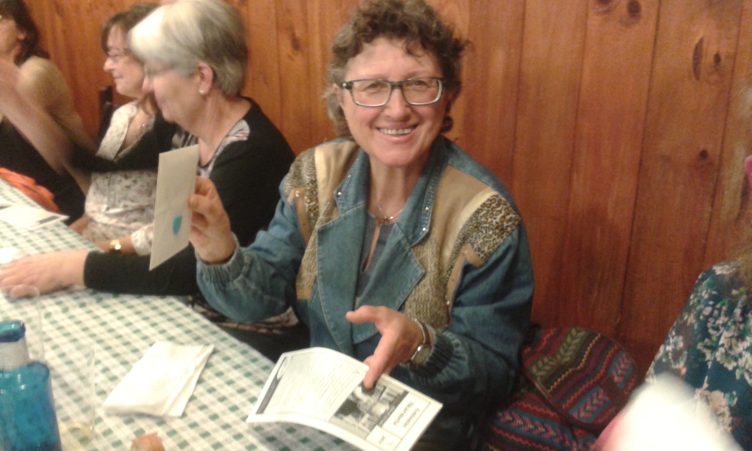 Con las cartas de Neruda