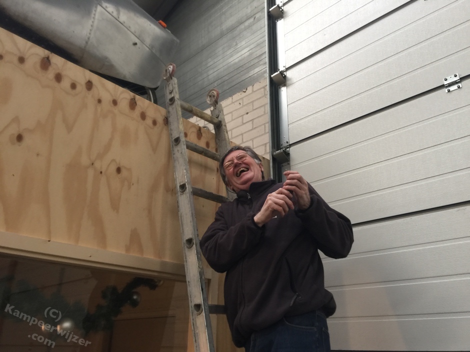 Wim Schermer ligt in een deuk