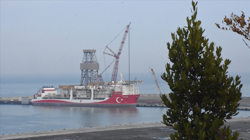 ‘Kanuni’ sondaj gemisinin kule dikimi yapıldı
