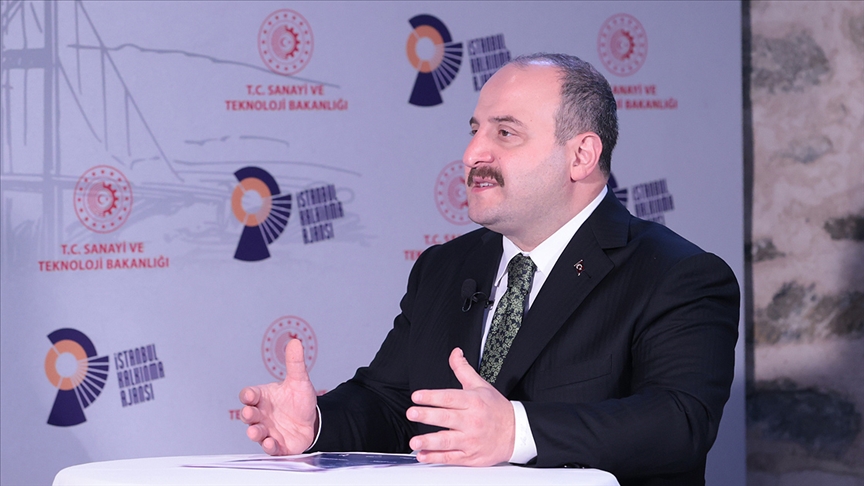 Bakan Varank: Çinli ve Uzakdoğulu dev akıllı telefon üreticileri Türkiye’de üretim yapacak