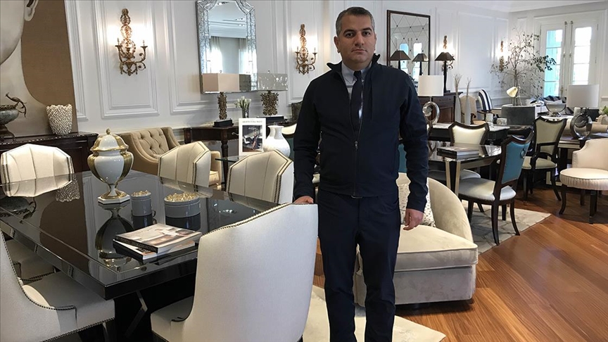 Anadolu’dan ilham alarak tasarladığı mobilyaları Hollywood yıldızlarına satıyor