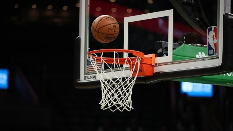 NBA’de Lakers Celtics’i 96-95 mağlup etti