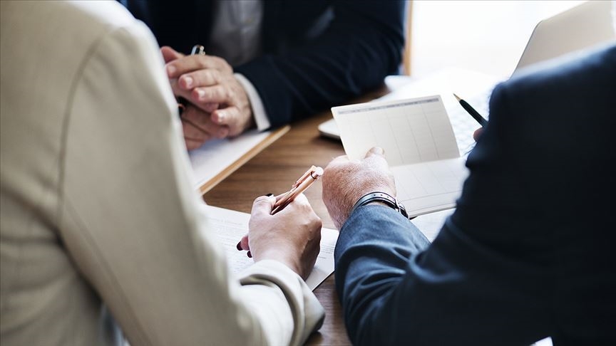 Ekonomistler ‘Anayasa kitapçığı fırlatma krizi’nin 20’nci yılında olayın ekonomik faturasını değerlendirdi