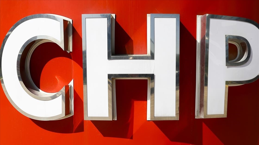 Denizli’de 3 belediye meclis üyesi CHP’den istifa etti