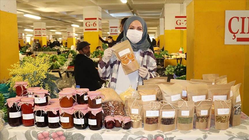 Ordu’da tarıma yönelen genç kadın girişimcinin ürettiği doğal ürünler ilgi görüyor